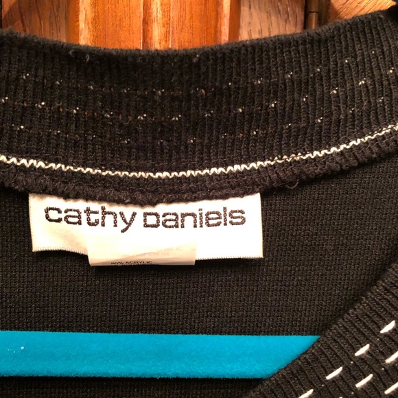 Sweater - Picture 5 of 5